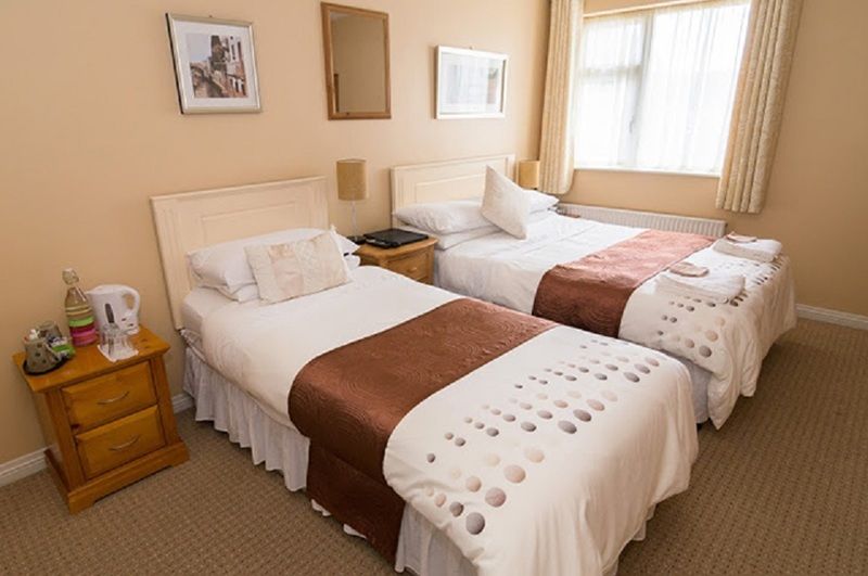 O Neills Bed And Breakfast Дингл Экстерьер фото